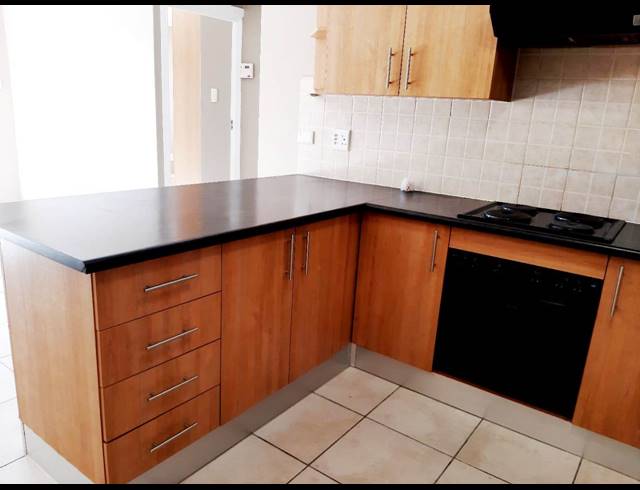 2 BEDROOM TOWNHOUSE RENTED IN WALMER HEIGHTS